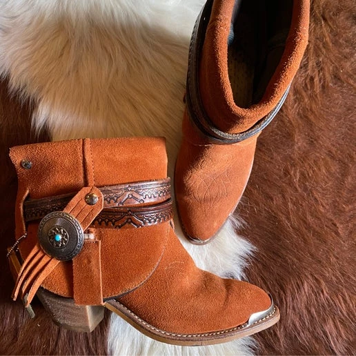 Canty Boots - Rodeo Drive Rust Suede w/ Concho Belt & Silver Tap Toe Taps (size 6.5b)