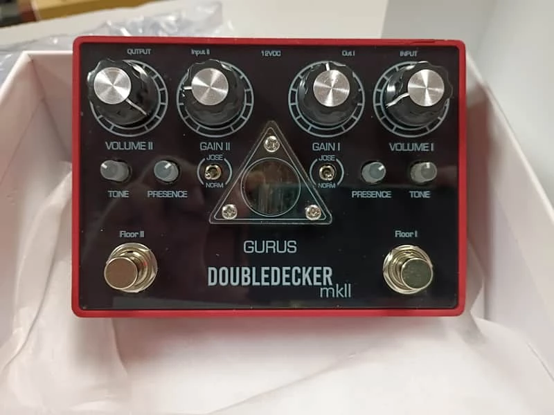Gurus DoubleDecker mkII overdrive - Black / Red with 12v pwr supply