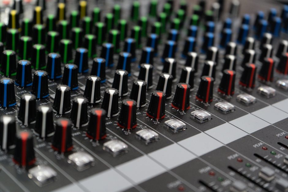 Best Audio Interfaces 2026: Top 6 Ranked for Home Studio