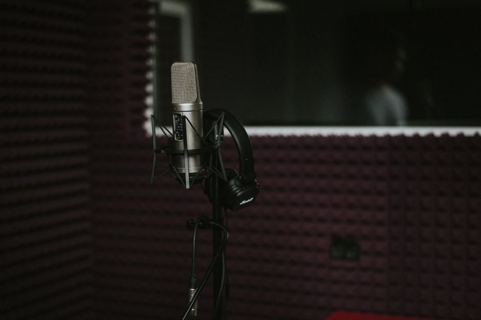 Best Home Studio Gear for Beginners: Budget-Friendly Setup